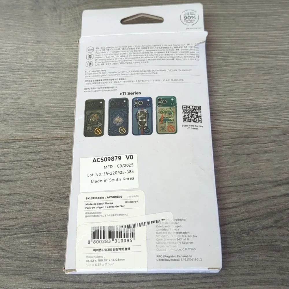 Spigen iPhone 17 Pro Max Black Phone Case with Magfit